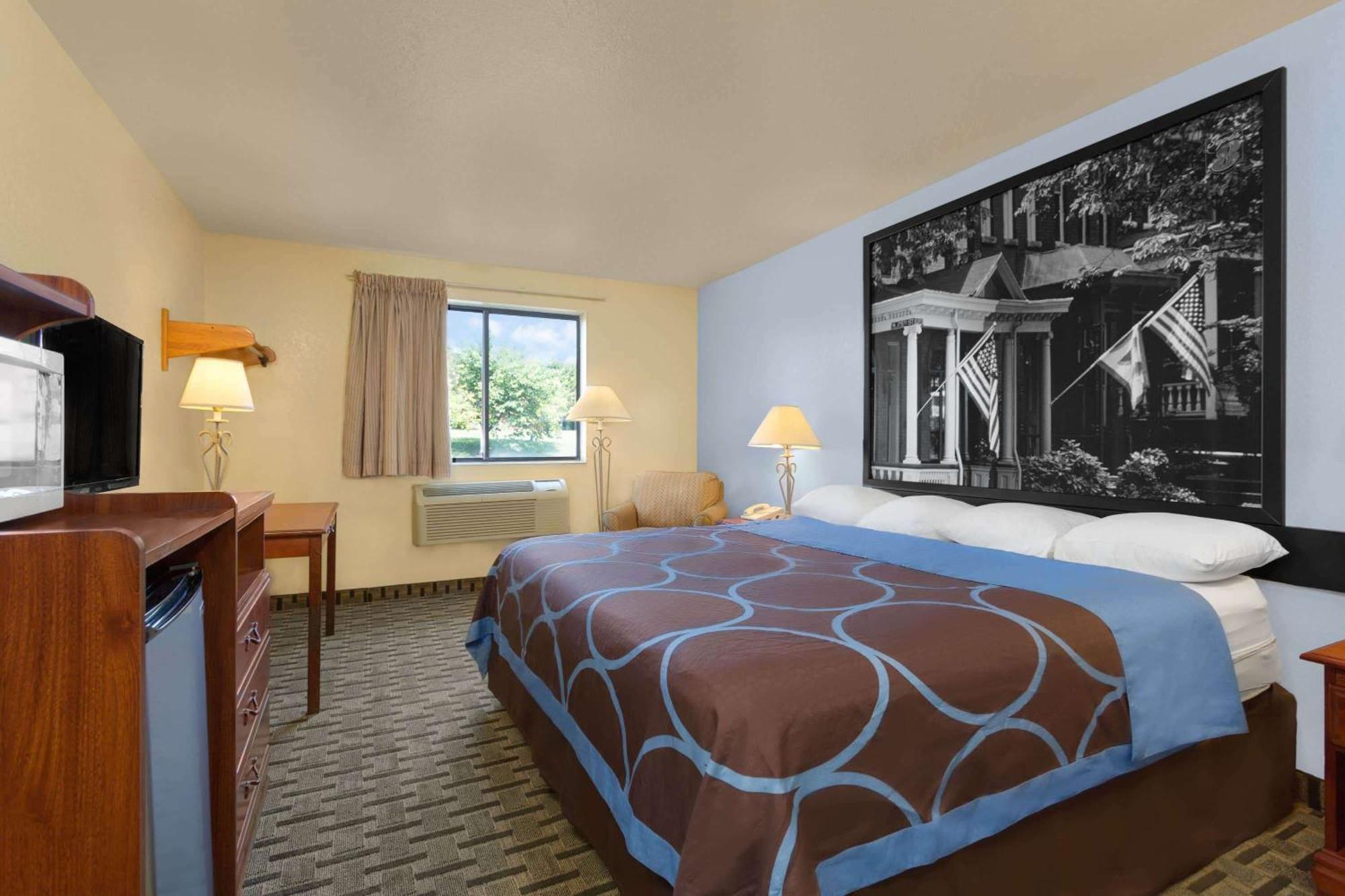 Super 8 By Wyndham Lynchburg Va Otel Dış mekan fotoğraf