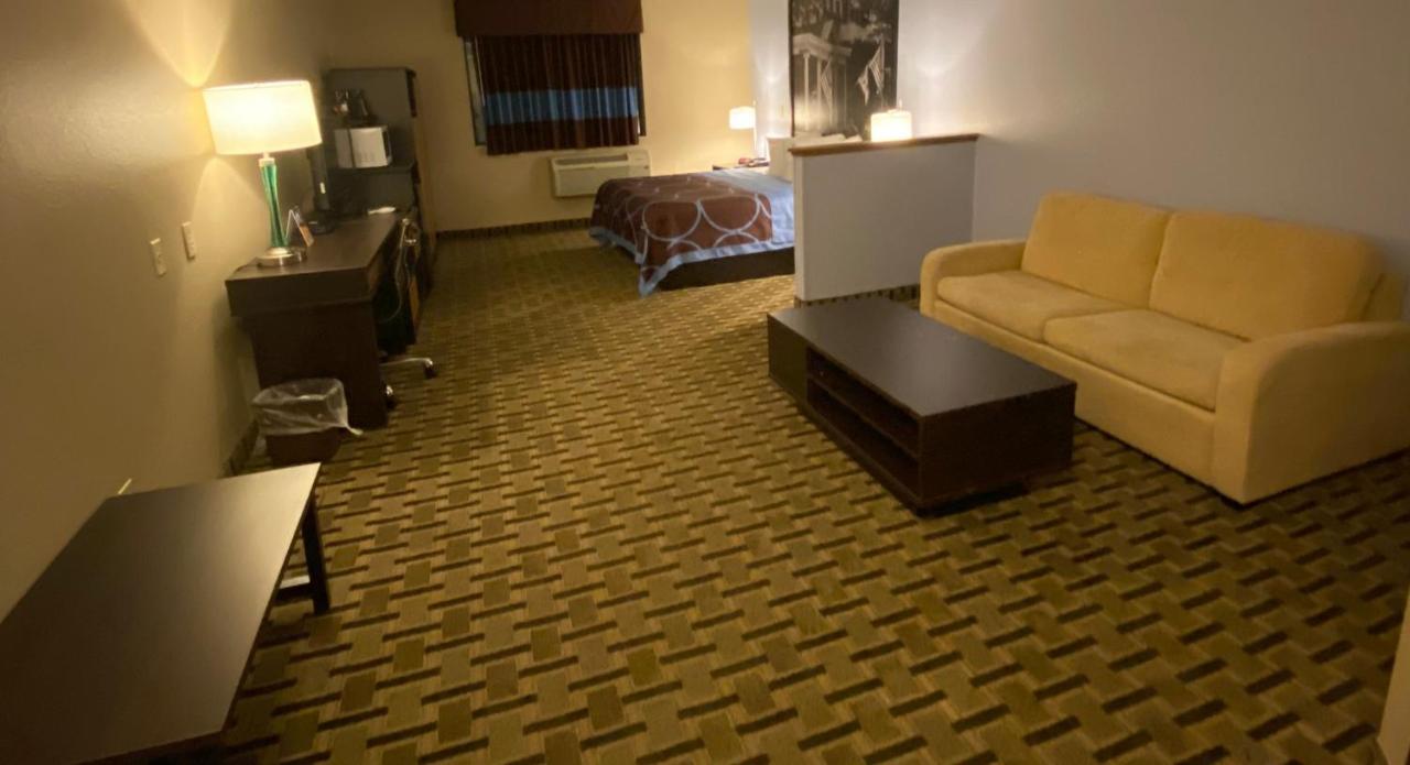 Super 8 By Wyndham Lynchburg Va Otel Dış mekan fotoğraf