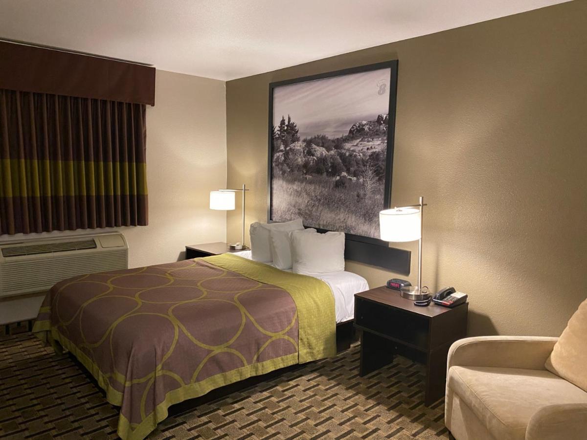 Super 8 By Wyndham Lynchburg Va Otel Dış mekan fotoğraf